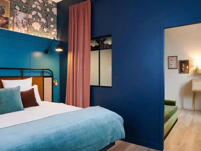 Josephine, Junior Suite, King Bed, Sofa، Square Lodge Hotel La Roche sur Yon - Handwritten Collection 3/4