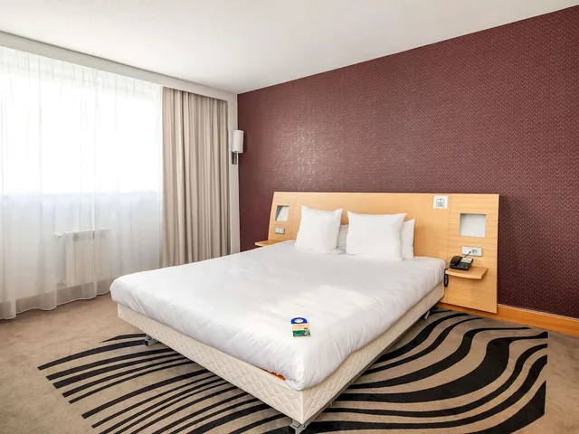جناح بسرير كينج مع أريكة، Novotel Krakow City West 2/6