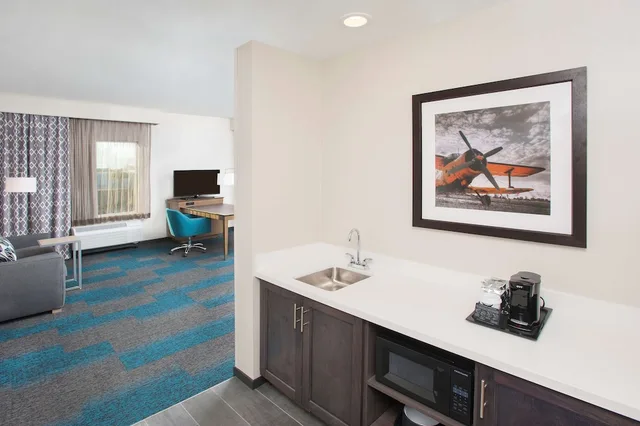 استوديو بسرير كينج مع أريكة لذوي الإعاقة، Hampton Inn Suites Lax el Segundo 5/10