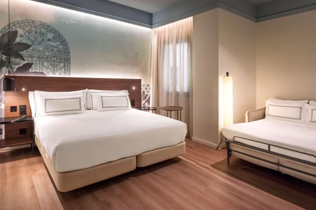 غرفة بريميوم بسرير مزدوج أو سريرين منفصلين، Melia Granada 4/8