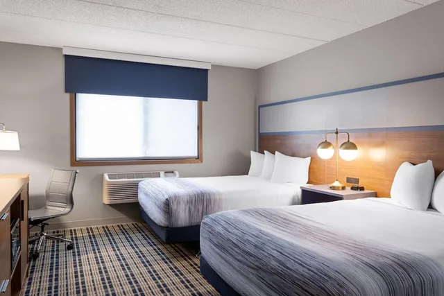 غرفة بسريرين كوين لذوي الإعاقة، AmericInn by Wyndham Alexandria 1/3