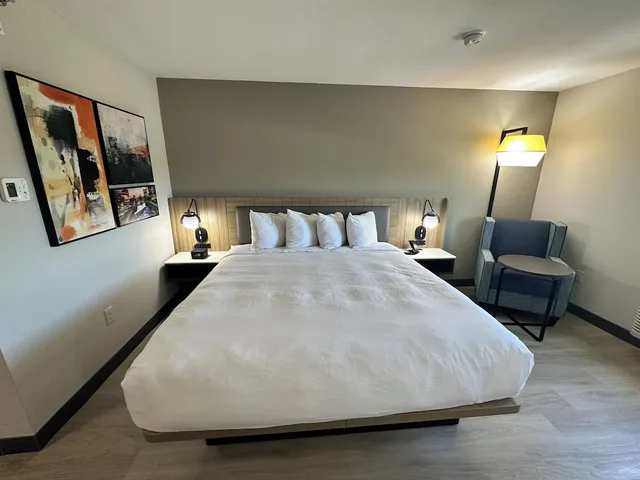 غرفة بسرير كينج، La Quinta Inn & Suites by Wyndham Greenville 4/5
