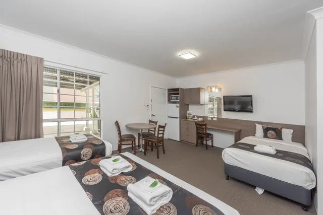 غرفة عائلية بسرير كوين وسريرين منفصلين، Takalvan Motel 5/8