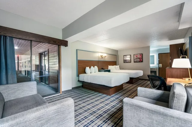 Superior, 2 Queen Beds, Pool Side، Americinn By Wyndham Cloquet 9/10