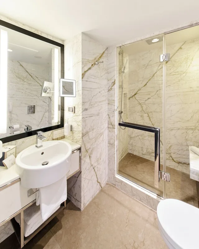 Club, Double Bed, Bosphorus View, Lounge Access, Corner, The Marmara Taksim 4/6