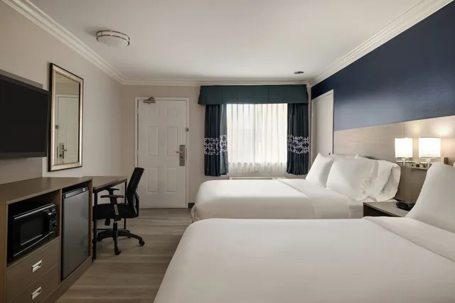 Standard, 2 Queen Beds, Quality Inn Lake Elsinore 1/10