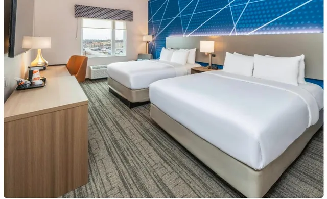 Upgrade, 2 Queen Beds، Comfort Inn and Suites Bradford 2/4
