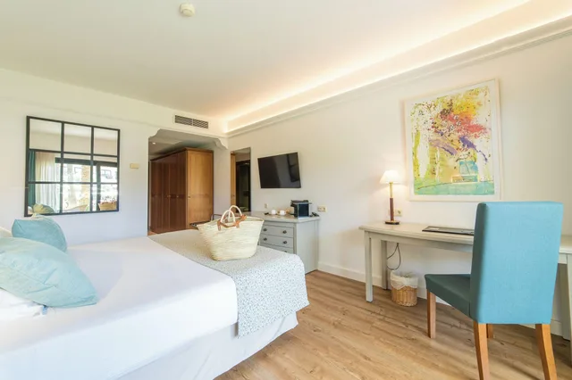 Premium, Double Bed, Pool View, Terrace, Cm Mallorca Palace - Adults Only 3/4