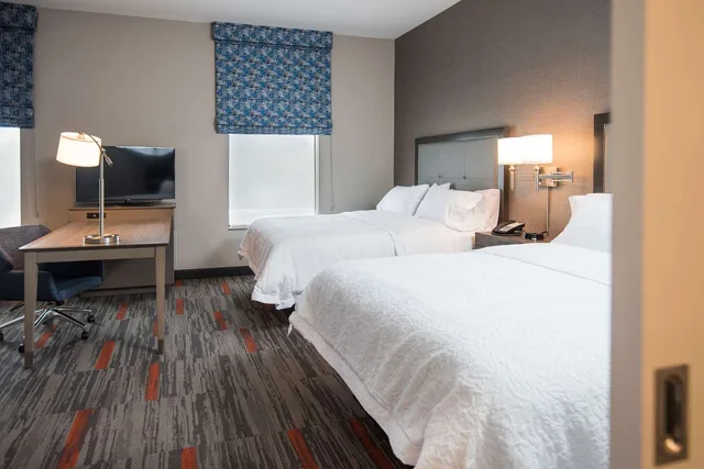 جناح استوديو بسريرين كوين، Hampton Inn Suites Wisconsin Dells Lake Delton 2/3