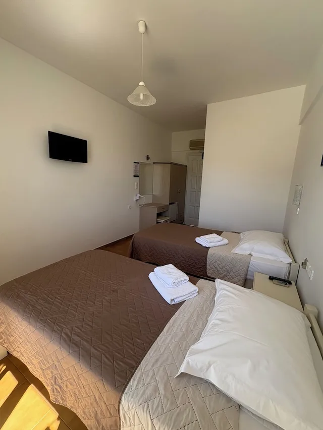 غرفة ديلوكس بسرير مزدوج، Golden Sun Hotel 4/5