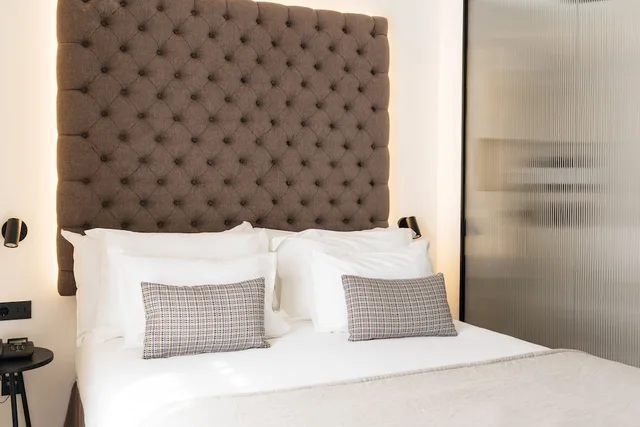 غرفة متصلة عائلية رباعية بسرير كوين بغرفتي نوم، Boutique Hotel Petit Montision 1/4