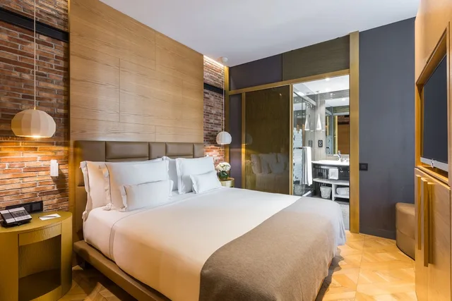 Family Room (3 Paxs) BB، Monument Hotel 1/3