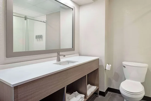 غرفة قياسية بسريرين كوين، Best Western Of Wise 7/7