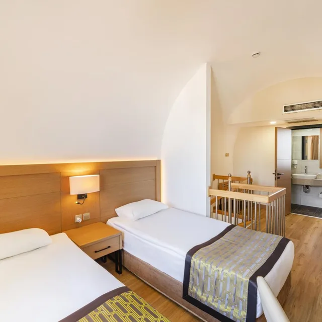 فيلا سوبيريور، Salamis Bay Conti Resort and Casino 7/10