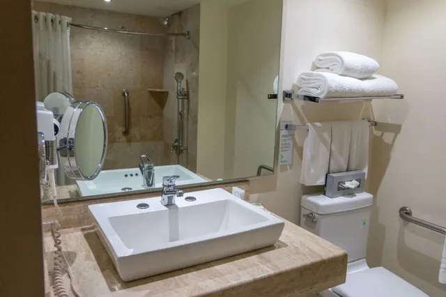 غرفة بسريرين مزدوجين لذوي الإعاقة، Wyndham Garden Guadalajara Expo 5/5