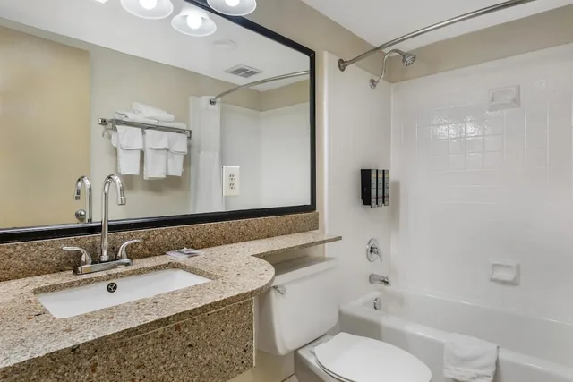 غرفة قياسية بسريرين كوين بمطبخ صغير، Best Western Winchester Hotel 7/10
