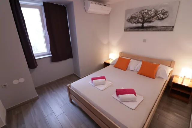 شقة أساسية بسرير مزدوج وسرير بطابقين بغرفة نوم واحدة، Apartments In City Center Ventus 1/8