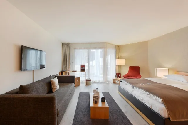 غرفة سوبيريور بسرير مزدوج بشرفة، Hotel Schweizerhof Lenzerheide 3/5
