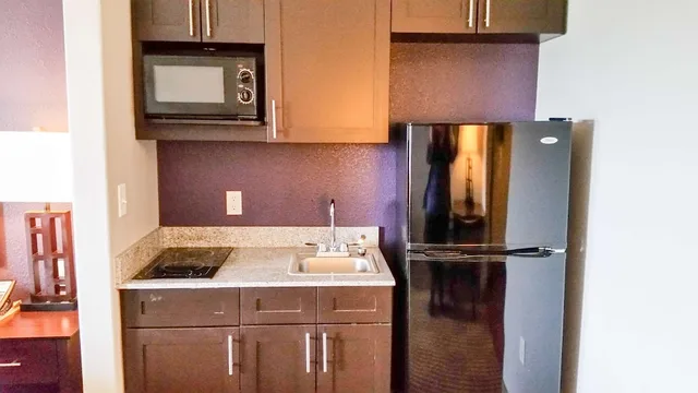 غرفة ديلوكس بسريرين كوين، Studio6 Beeville, TX 7/8