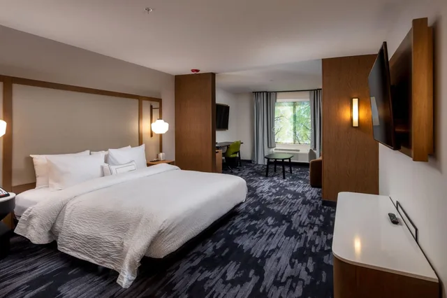 Suite, King Bed, Fairfield Inn Suites Little Rock Airport 1/5