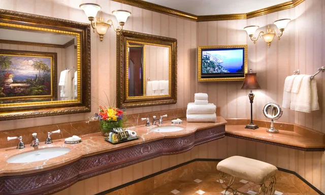 Tuscany, Suite, 2 King Beds، Peppermill Resort Spa Casino, WorldHotels Elite 3/3