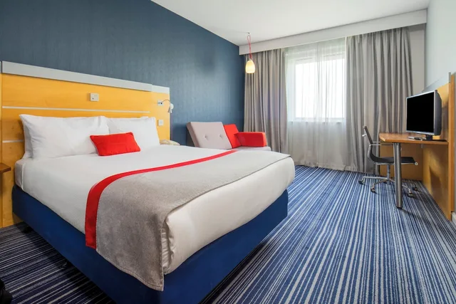 غرفة قياسية بسرير مزدوج مع أريكة، Holiday Inn Express London Epsom Downs 8/10