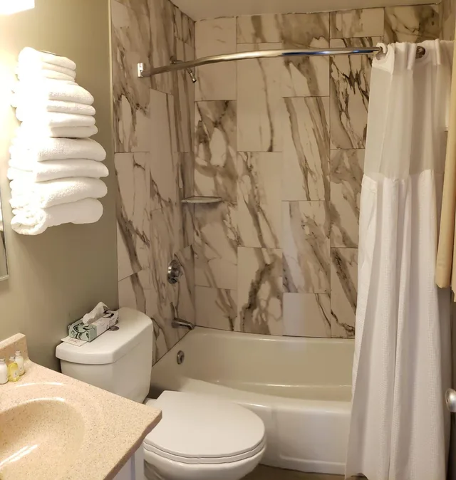 Deluxe, 2 Queen Beds, Ocean View, North Wing، Pilgrim Sands on Long Beach 4/4