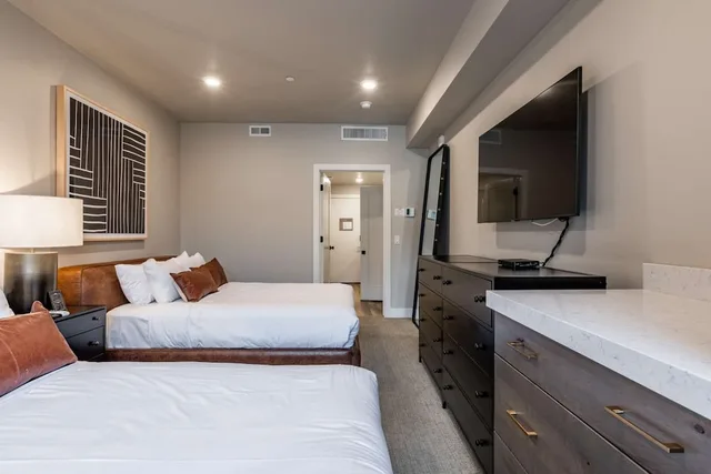 Standard, 2 Queen Beds, Black Rock Mountain Resort 4/7