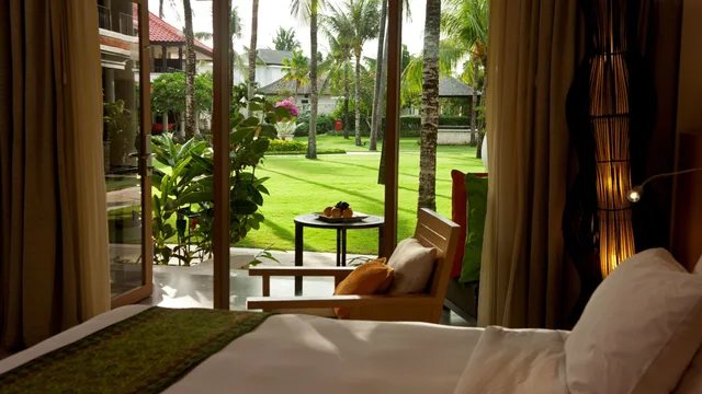 Suite, King Bed, Garden View, Sofa, HOLIDAY INN RESORT BARUNA BALI 5/10