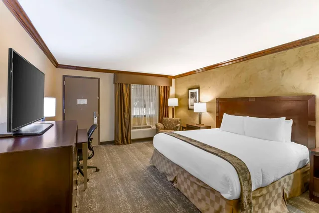 غرفة بسرير كينج لذوي الإعاقة، Best Western Plus Raton Hotel 1/4