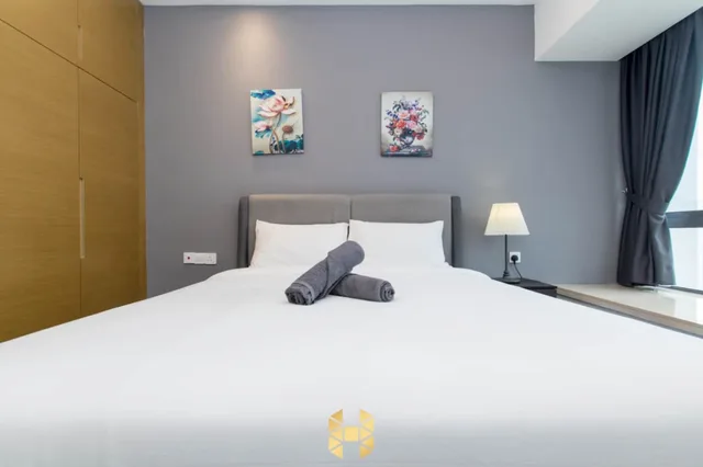 شقة بسريرين كوين بغرفتي نوم، R&F Princess Cove CIQ Premium Sea View Suites by NEO 1/2