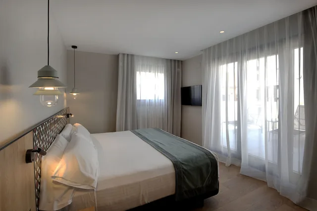 جناح جونيور بسرير كينج بمسبح خاص، Catalonia Excelsior 5/10