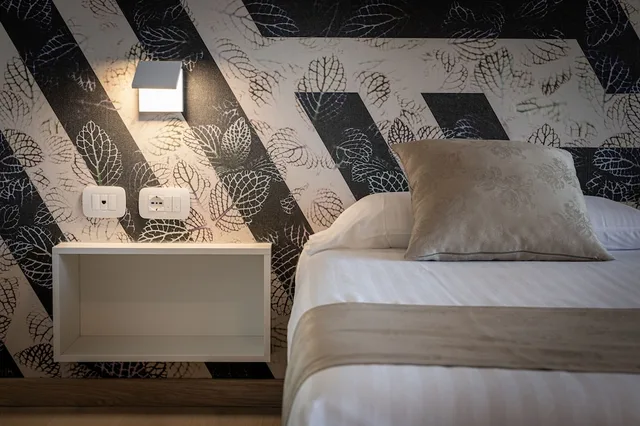 جناح جونيور بسريرين منفصلين بشرفة، Hotel Continental 1/3