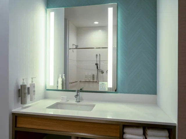 غرفة بسريرين كوين لذوي الإعاقة، Hilton Garden Inn Austin Central 4/6