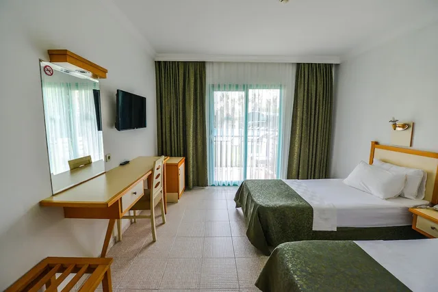 غرفة قياسية بسريرين منفصلين، Rebin Beach Hotel 1/5