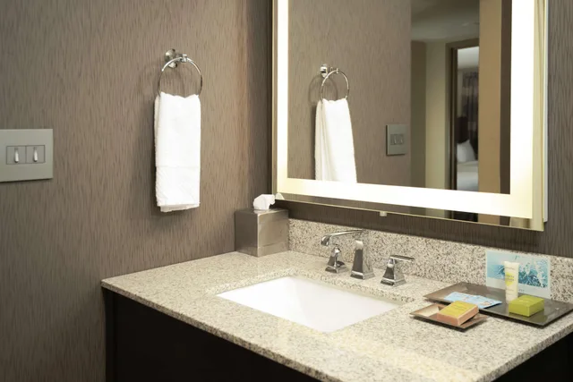 جناح جونيور بسريرين كوين بشرفة لذوي الإعاقة، El Conquistador Tucson A Hilton Resort 1/2