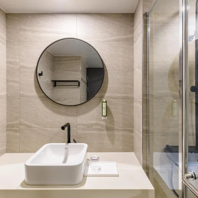 Room, Queen Bed, Ventimo Hotel and Residence Jeju 9/10