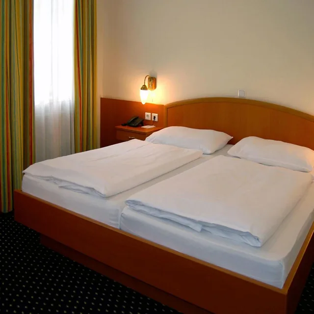 غرفة بسرير كينج، Suite Hotel 900 M Zur Oper 4/10