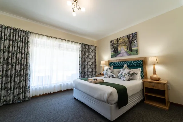 غرفة سوبيريور بسرير مزدوج، Drakensberg Gardens Golf & Spa Resort 1/4