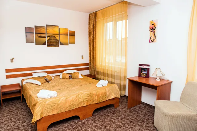 جناح، Alexis Hotel 6/10