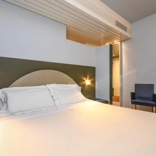 غرفة بسرير مزدوج بشرفة، Hotel City 1/8