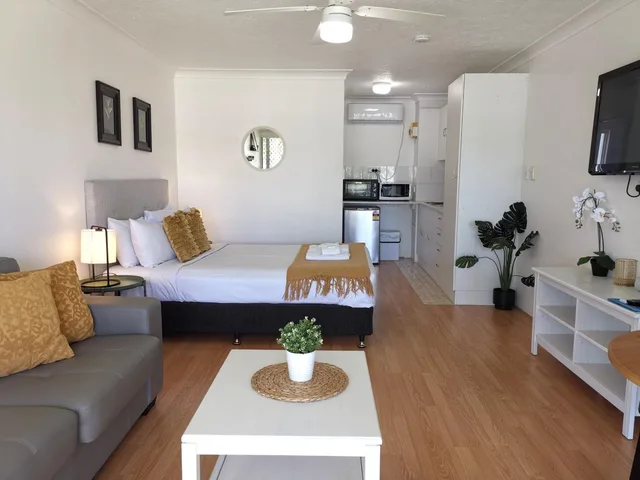 Deluxe, Studio, Lake Front، Bay Of Palms 1/3