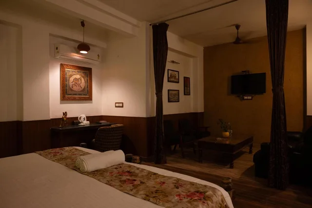جناح، MANDORE GUEST HOUSE A LEAFY HERITAGE RESORT 2/2