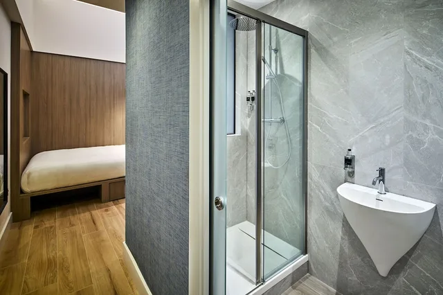 Deluxe, Queen Bed, Handels Hotel 2/2