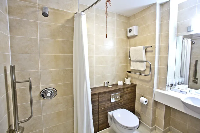 غرفة بسريرين منفصلين لذوي الإعاقة، Cedar Court Hotel Huddersfield 2/2