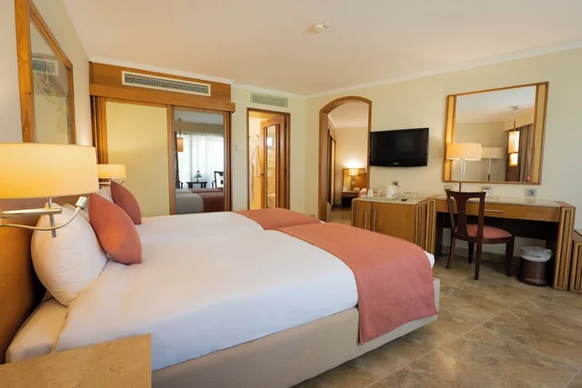 غرفة عائلية بسريرين منفصلين وسرير كينج، Jolie Ville Resort & SPA kings Island Luxor 2/3