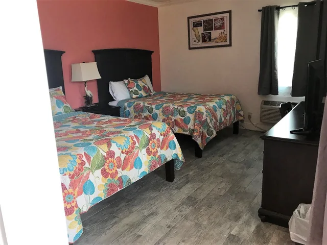 جناح استوديو عائلي بسريرين كوين بإطلالة على القناة بمطبخ، Coconut Cay Resort &amp; Marina 6/10