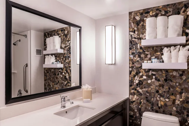 غرفة بسريرين مزدوجين، Hilton Garden Inn Detroit Southfield 6/6