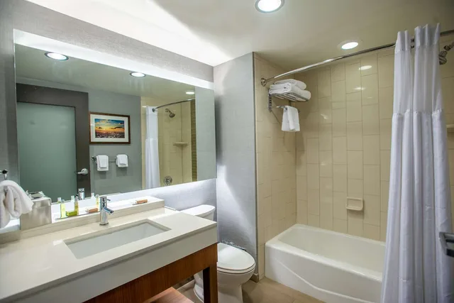 غرفة بسريرين كوين بإطلالة على الجبل، Doubletree By Hilton Asheville Downtown 4/4