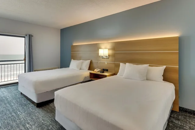 Standard, Single, Queen Bed, Beach View, Parkshore Resort 1/1